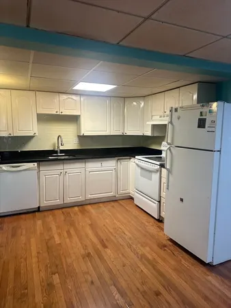 $4,200 | 56 Howe Avenue, Unit 1, Shrewsbury, MA 01545