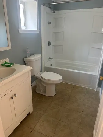 $4,200 | 56 Howe Avenue, Unit 1, Shrewsbury, MA 01545