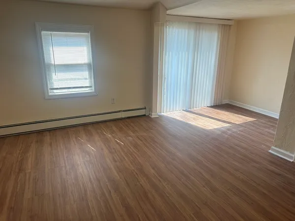 $4,200 | 56 Howe Avenue, Unit 1, Shrewsbury, MA 01545