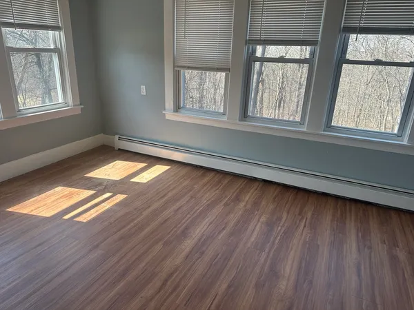 $4,200 | 56 Howe Avenue, Unit 1, Shrewsbury, MA 01545