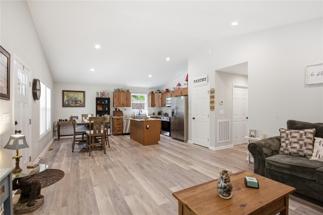 109 Ledbetter Lane Walhalla, SC 29691 - Photo 3 of 33