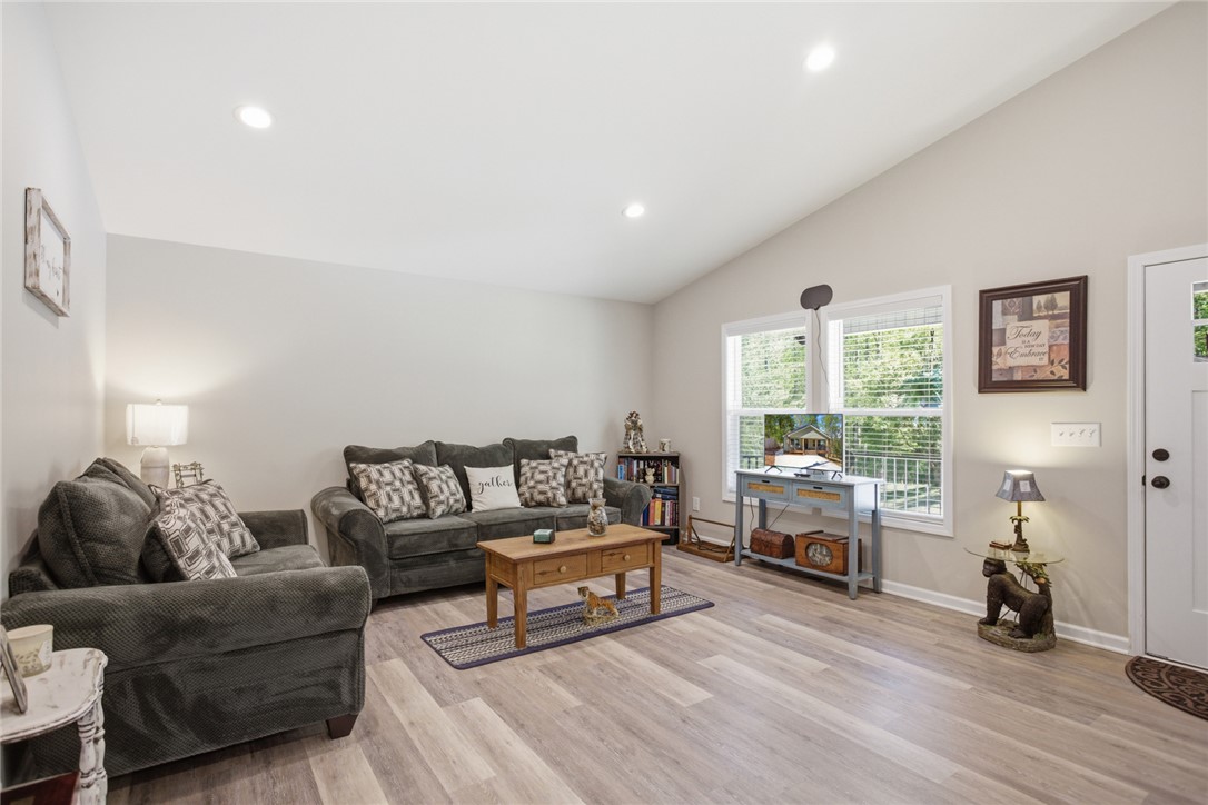 109 Ledbetter Lane Walhalla, SC 29691 - Photo 5 of 33