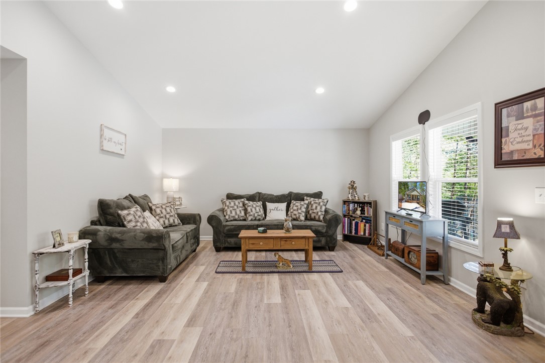 109 Ledbetter Lane Walhalla, SC 29691 - Photo 7 of 33