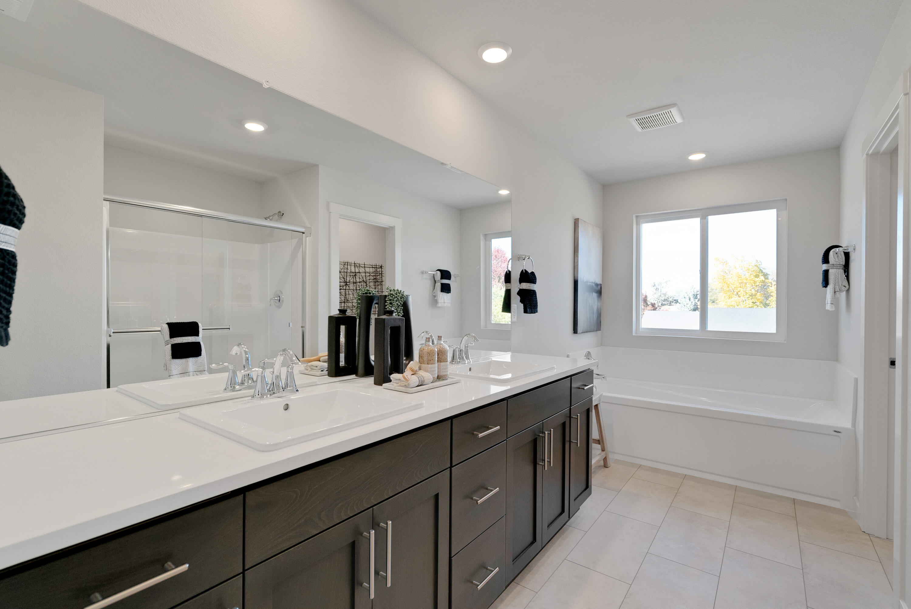 63293 Peale Street Bend, OR 97701 - Photo 9 of 19 POR_Acadia Pointe_Pic_Magnolia_OwnersBat