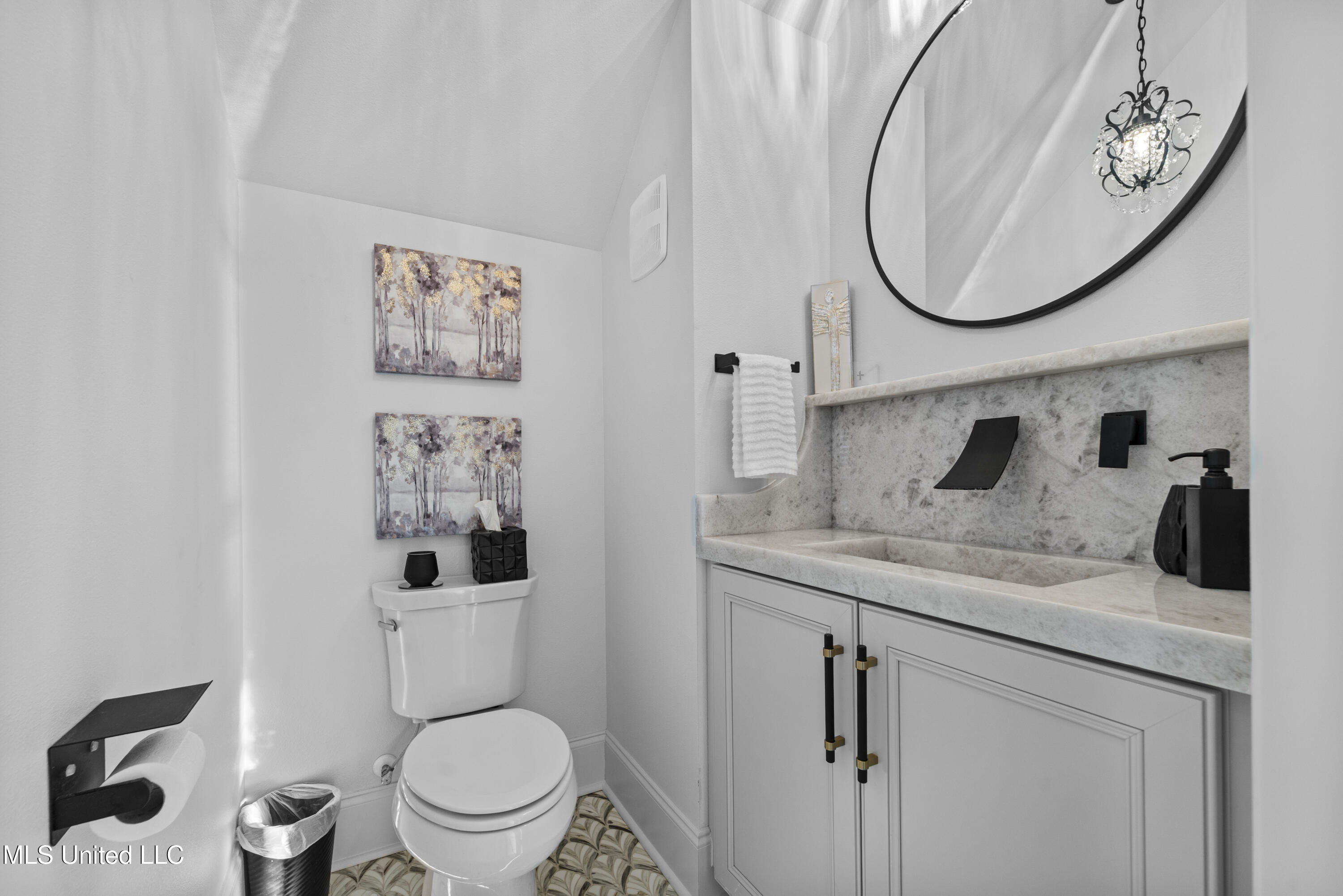 527 Sandy Hook Drive Pass Christian, MS 39571 - Photo 15 of 35 Half-Bath