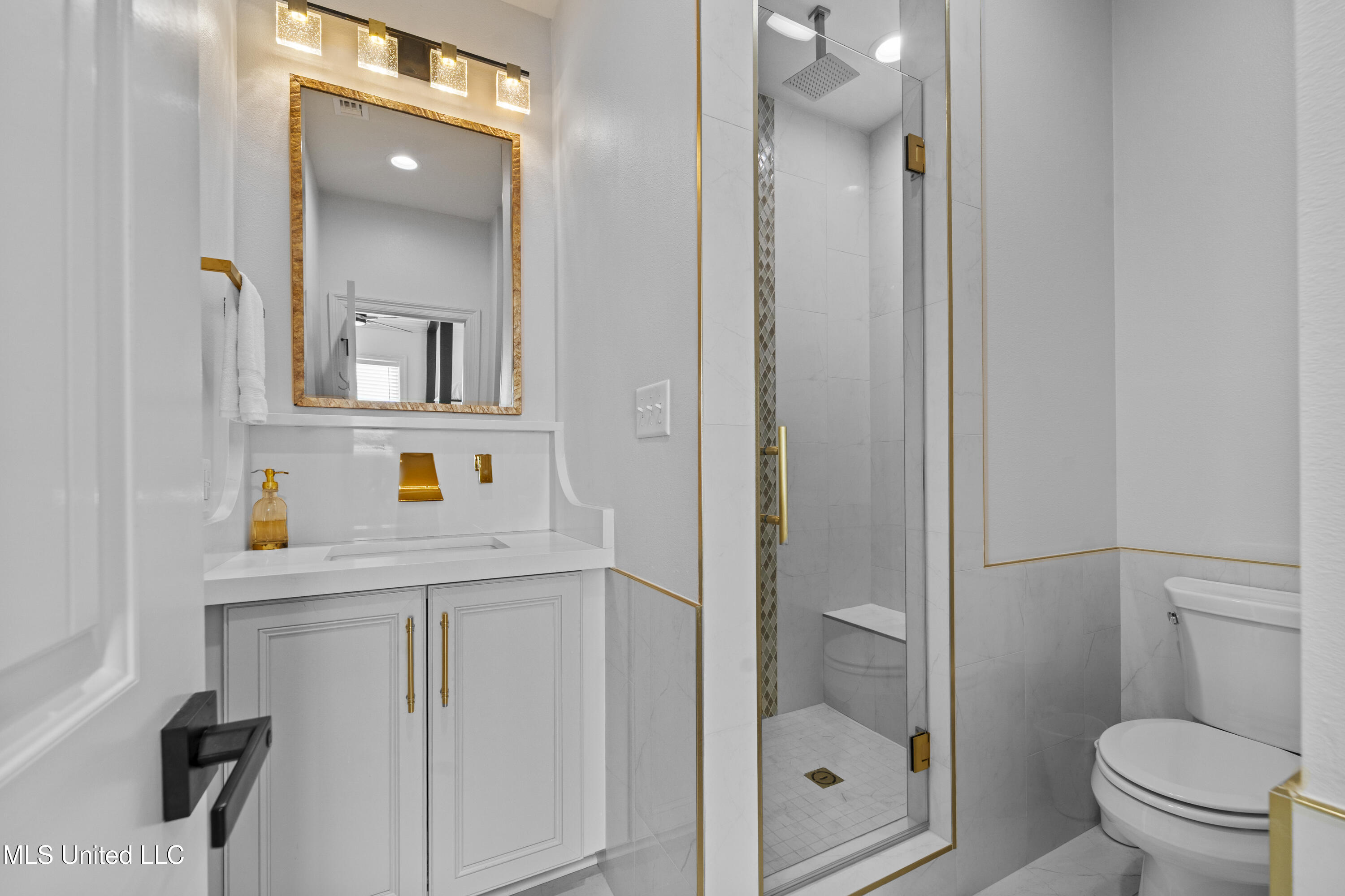 527 Sandy Hook Drive Pass Christian, MS 39571 - Photo 21 of 35 Bathroom 2