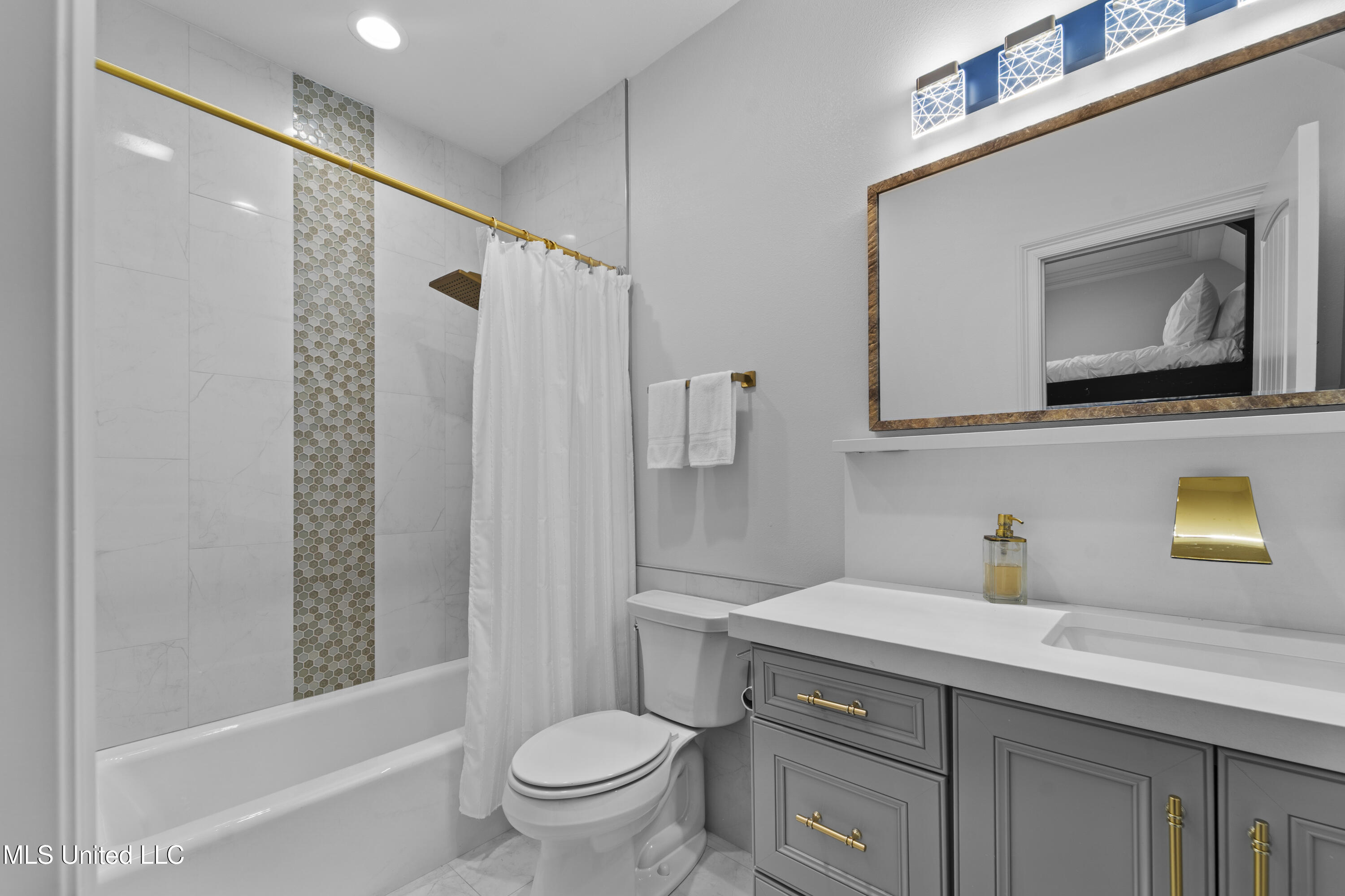 527 Sandy Hook Drive Pass Christian, MS 39571 - Photo 25 of 35 Bathroom 4