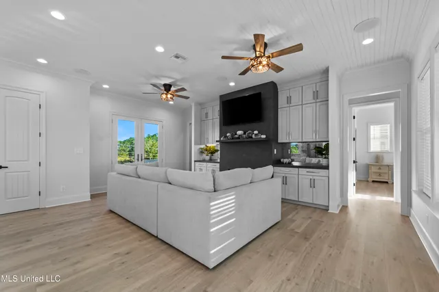 $2,250,000 | 527 Sandy Hook Drive, Pass Christian, MS 39571