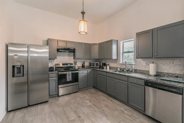 $2,500 | 2514 Columbus Avenue, Fort Worth, TX 76164