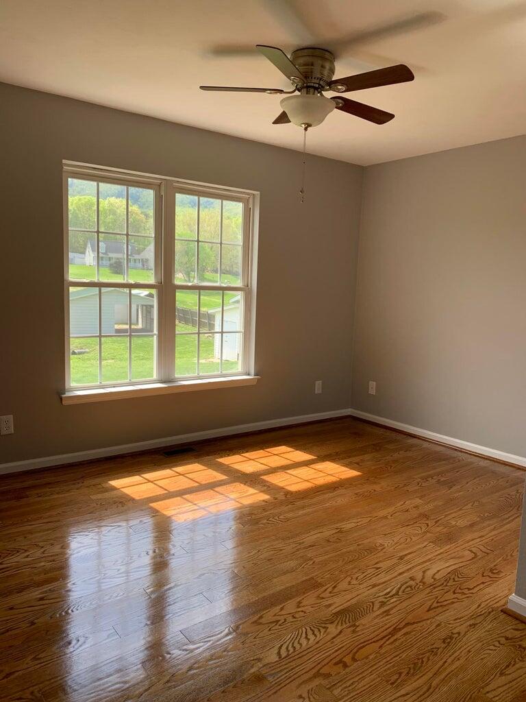1291 Houston Mines Road Troutville, VA 24175 - Photo 10 of 25 Living room