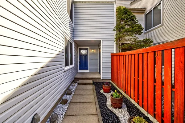 $199,900 | 9 Brimsdown Circle, Perinton, NY 14450