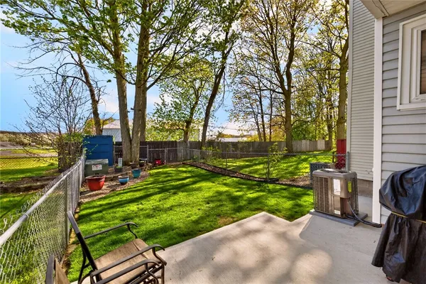 $199,900 | 9 Brimsdown Circle, Perinton, NY 14450