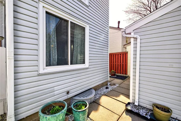 $199,900 | 9 Brimsdown Circle, Perinton, NY 14450
