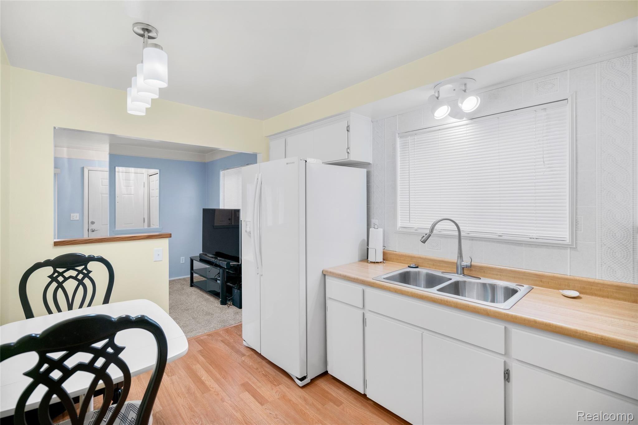 18501 Woodbine Road Fraser, MI 48026 - Photo 5 of 20 woodbine-5.jpg
