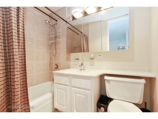655 West Irving Park Road, Unit 5006 Chicago, IL 60613 - Photo 11 of 16