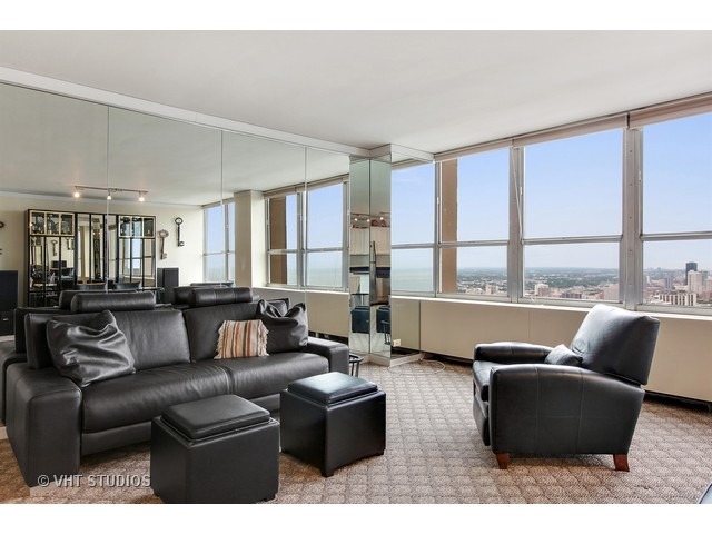 655 West Irving Park Road, Unit 5006 Chicago, IL 60613 - Photo 4 of 16