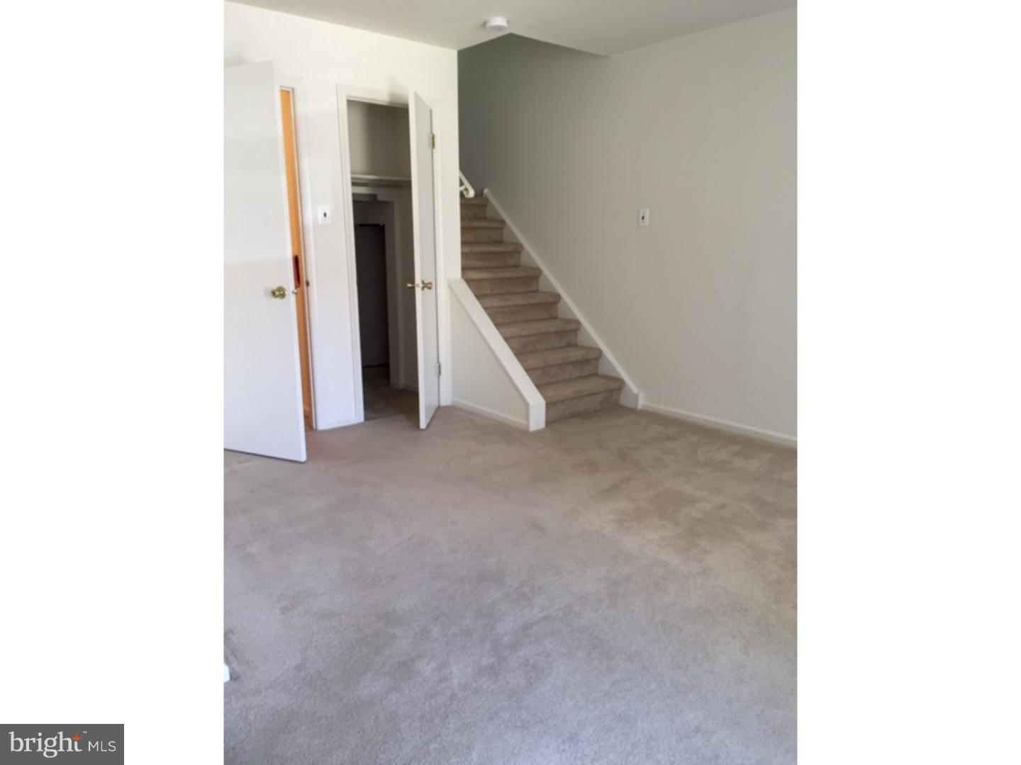 315 Ripka Street, Unit J Philadelphia, PA 19128 - Photo 7 of 20 Living Room