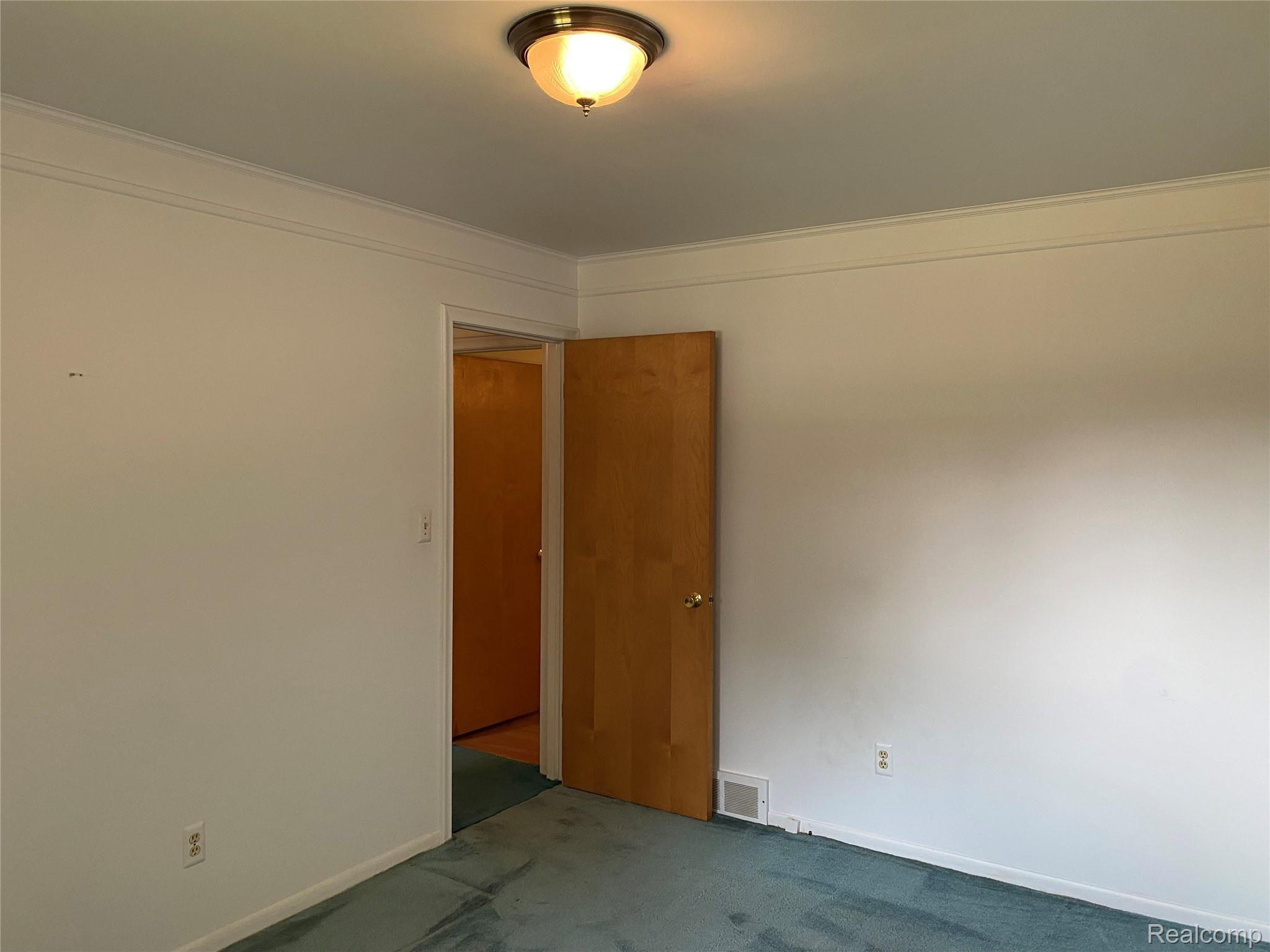 47449 Woodall Road Utica, MI 48317 - Photo 10 of 20 WA Bed4.jpg