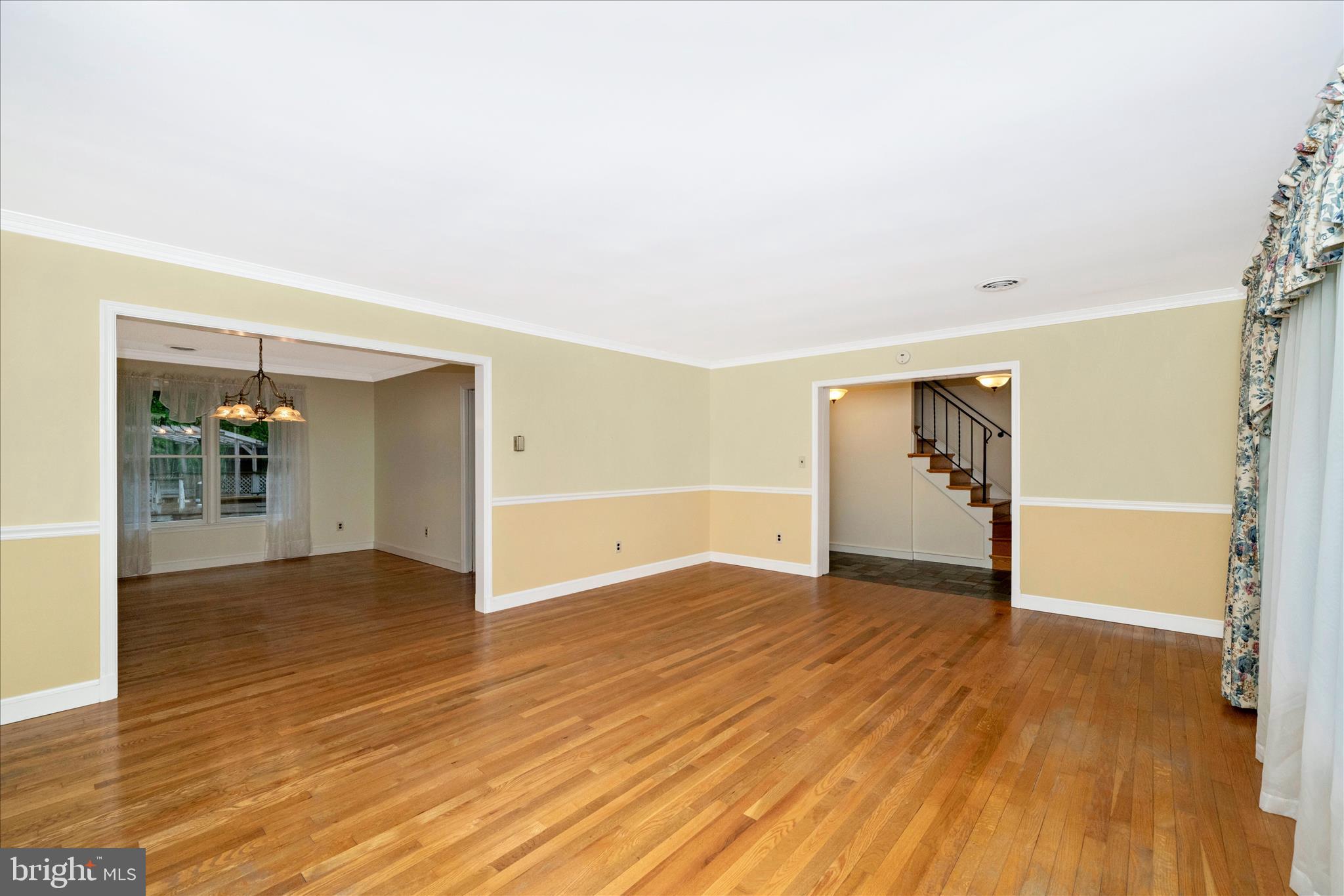13949 Brighton Dam Road Clarksville, MD 21029 - Photo 7 of 71 Living Room