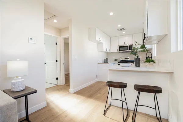 $2,300 | 8879 Morehart Avenue, Sun Valley, CA 91352