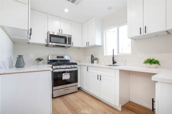 $2,300 | 8879 Morehart Avenue, Sun Valley, CA 91352