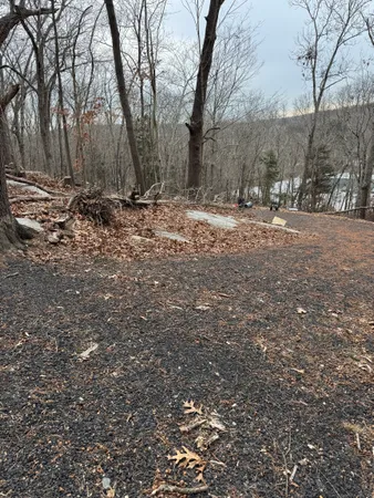 $35,000 | 33 Castle Heights, Deep River, CT 06417