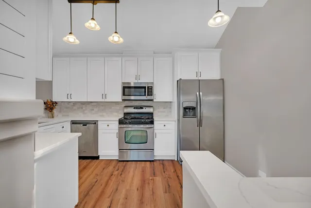 $2,500 | 2357 Twilight Drive, Aurora, IL 60503