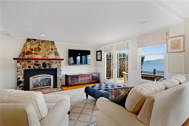 $2,150,000 | 169 Narragansett Boulevard, Portsmouth, RI 02871