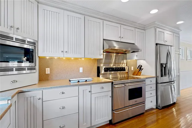 $2,150,000 | 169 Narragansett Boulevard, Portsmouth, RI 02871