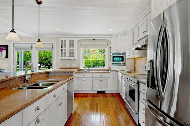 $2,150,000 | 169 Narragansett Boulevard, Portsmouth, RI 02871