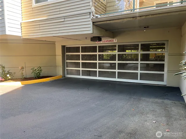 $575,000 | 6831 Northeast 170th Street, Unit 206, Kenmore, WA 98028