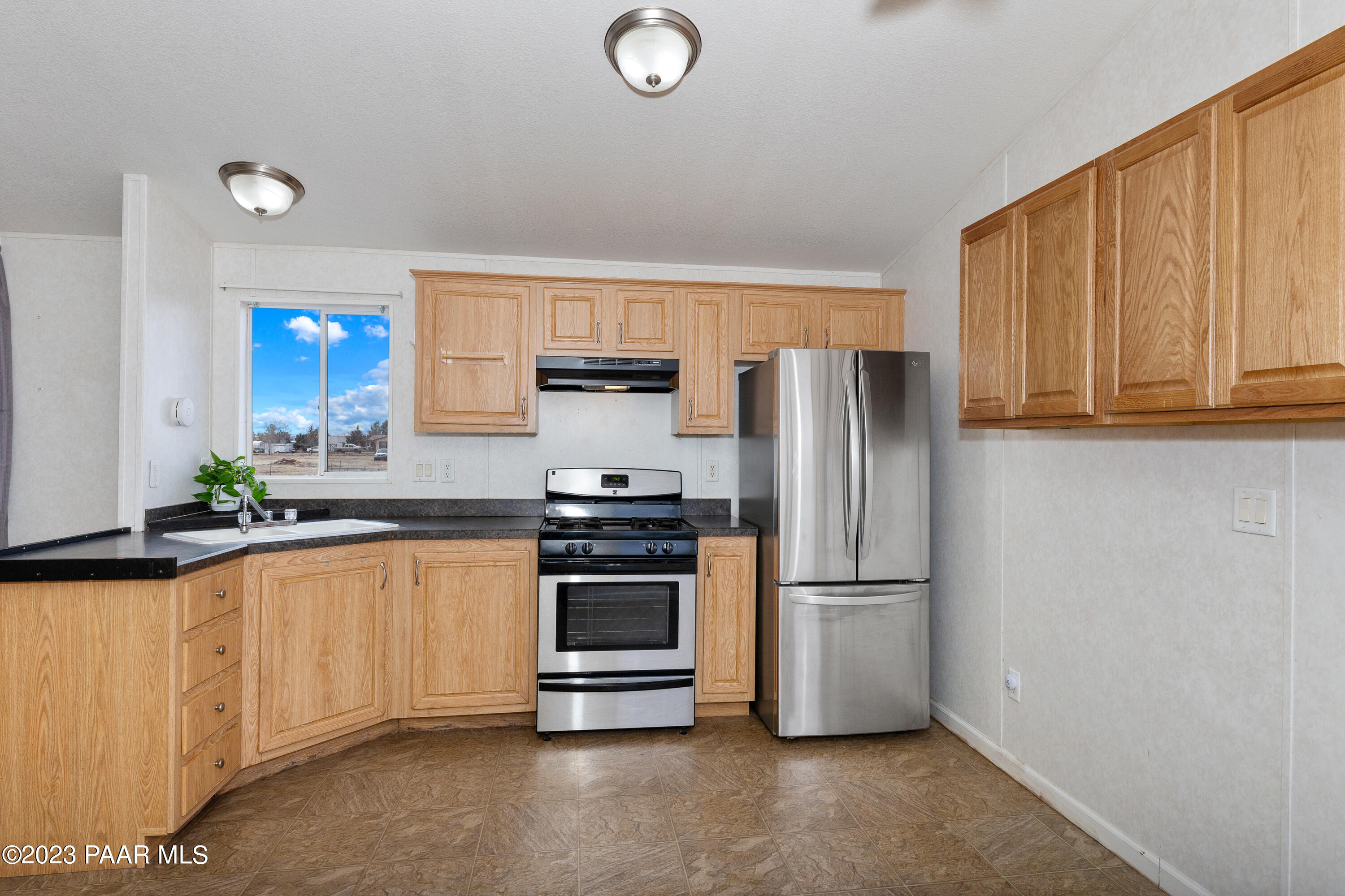 1255 West Brand Iron Road Paulden, AZ 86334 - Photo 10 of 24 010_Kitchen