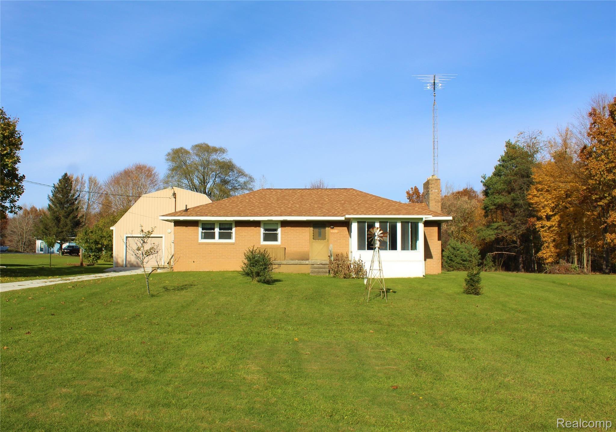 6229 Lucas Road Flint, MI 48506 - Photo 1 of 43 IMG_5923.JPG