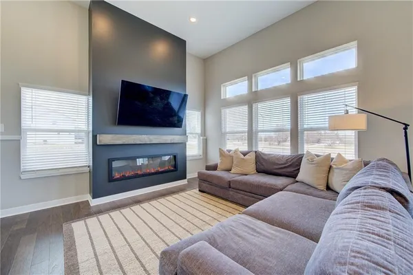 $339,999 | 2108 Southwest Holdbrooks Drive, Lee's Summit, MO 64082