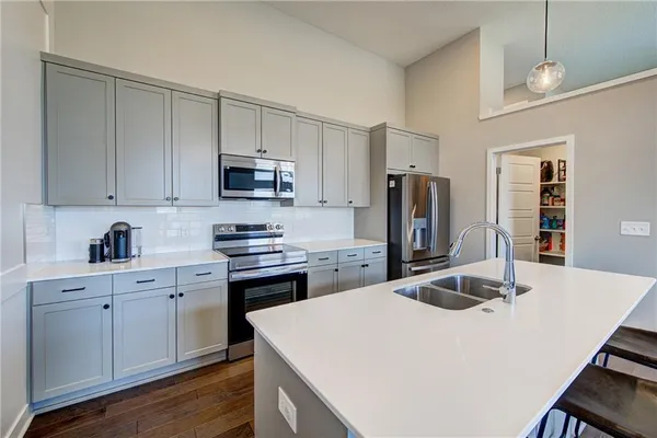 $339,999 | 2108 Southwest Holdbrooks Drive, Lee's Summit, MO 64082