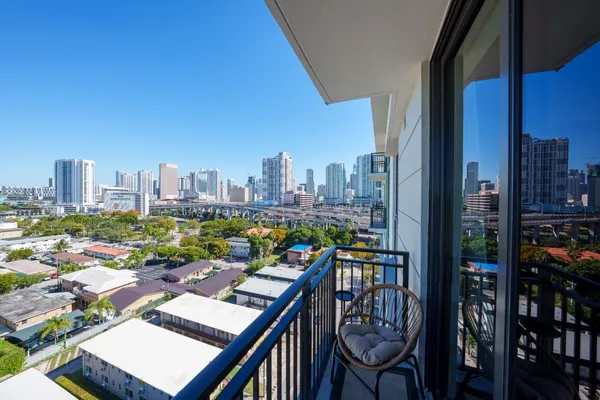 $3,120 | 450 Southwest 5th Street, Unit 515, Miami, FL 33130