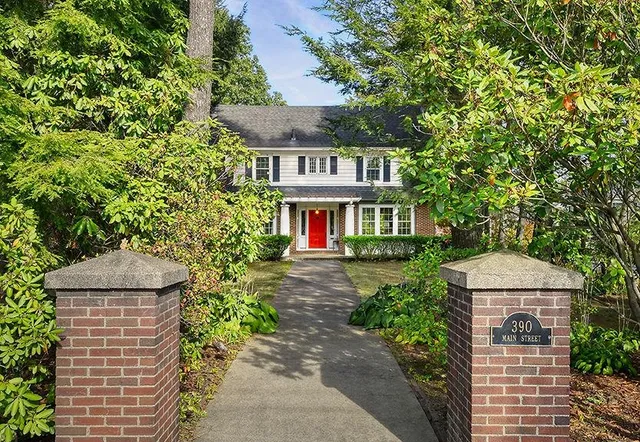 $645,900 | 390 Main Street, Keene, NH 03431