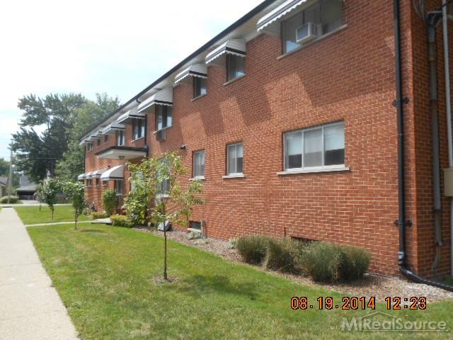 16461 East 10 Mile Road, Unit 2B Eastpointe, MI 48021 - Photo 2 of 9 31209879-1.JPG