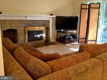 9116 Fort Foote Road Fort Washington, MD 20744 - Photo 11 of 30 Family Room