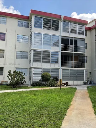 $1,300 | 3001 Northwest 48th Avenue, Unit 440, Lauderdale Lakes, FL 33313