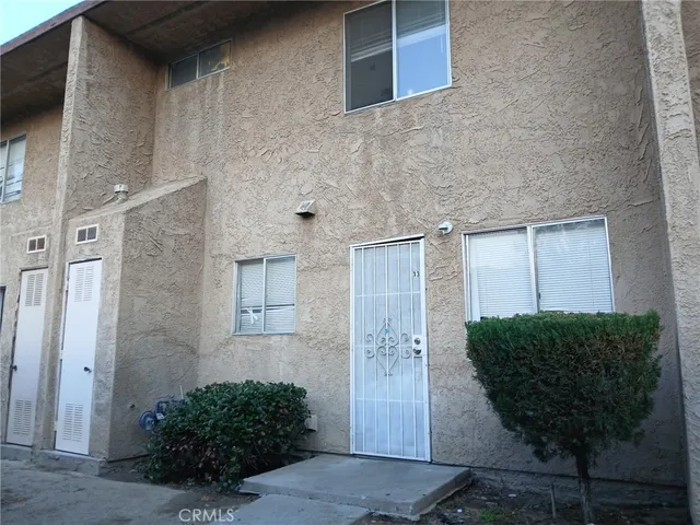 $189,000 | 14299 La Paz Drive, Unit 33, Victorville, CA 92395