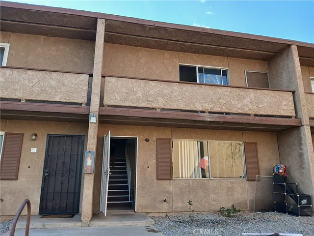 $189,000 | 14299 La Paz Drive, Unit 33, Victorville, CA 92395