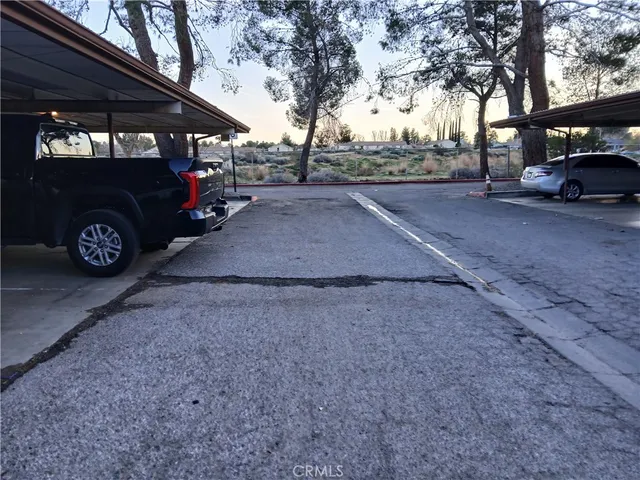 $189,000 | 14299 La Paz Drive, Unit 33, Victorville, CA 92395