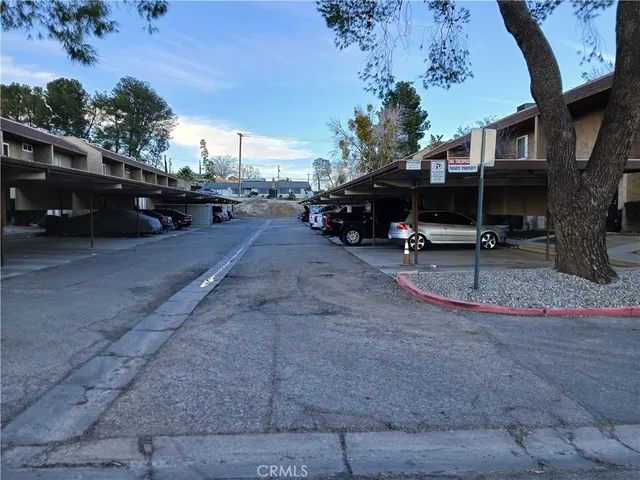 $189,000 | 14299 La Paz Drive, Unit 33, Victorville, CA 92395