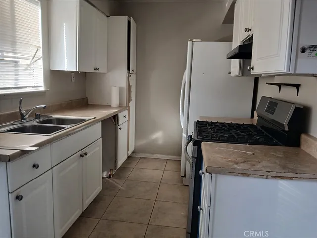 $189,000 | 14299 La Paz Drive, Unit 33, Victorville, CA 92395