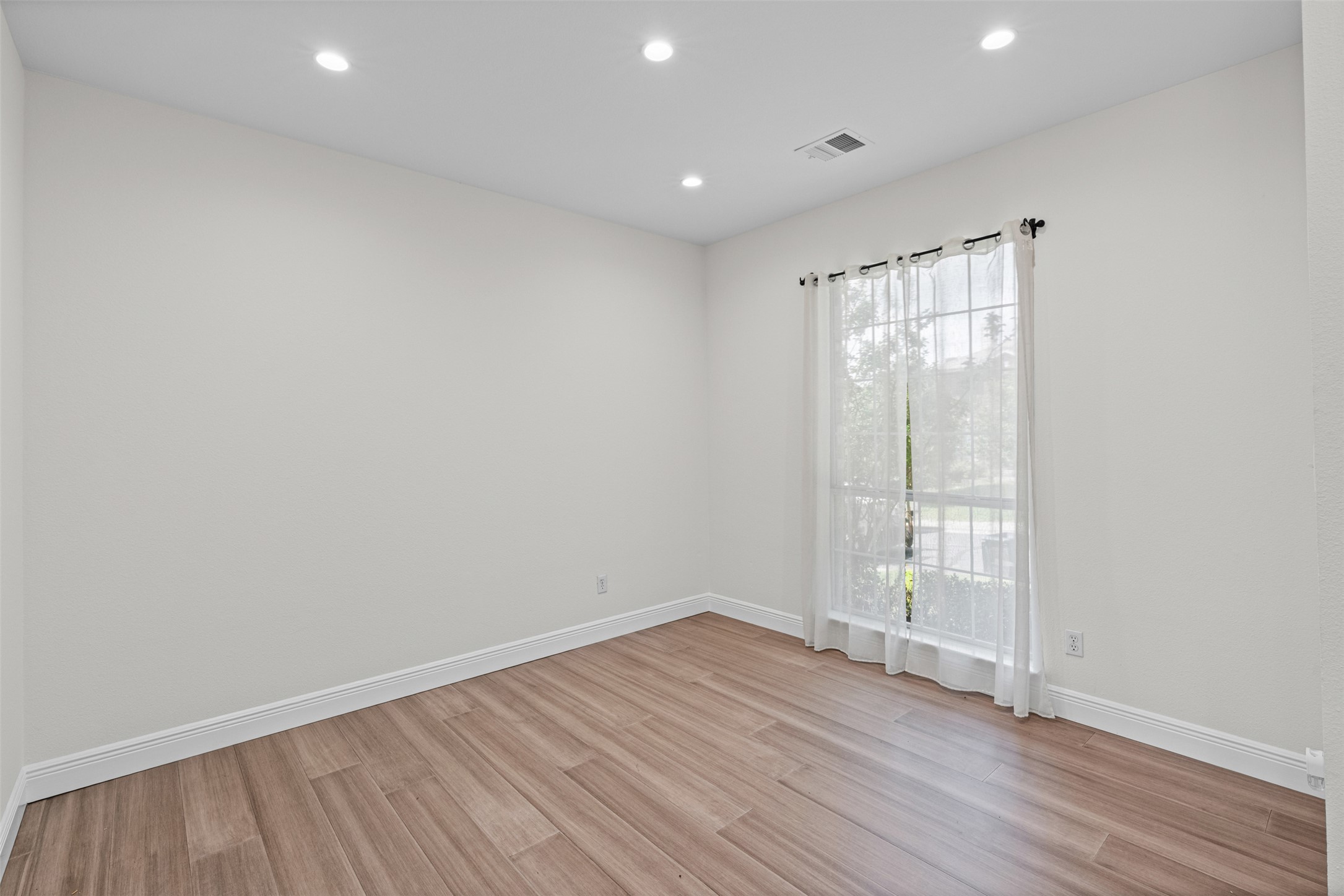 8820 Colberg Drive Austin, TX 78749 - Photo 14 of 35