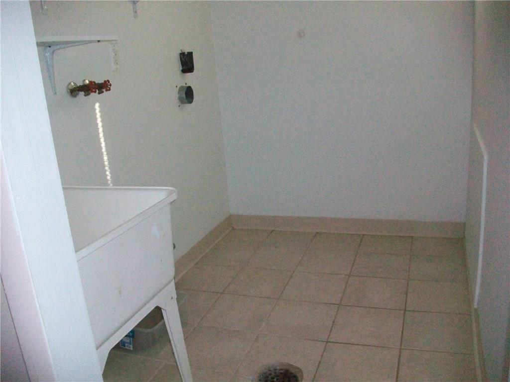 4162 Sardis Road Pittsburgh, PA 15239 - Photo 9 of 13 Gallery Image 9