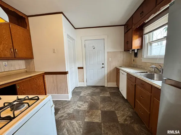 $95,000 | 2408 Yale Boulevard, Springfield, IL 62703