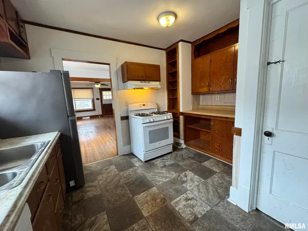 $95,000 | 2408 Yale Boulevard, Springfield, IL 62703