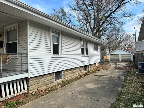 $95,000 | 2408 Yale Boulevard, Springfield, IL 62703